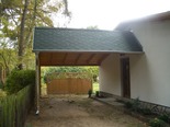 Carport mit spezieller Dachform