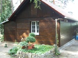 Schönes Holzhaus am See